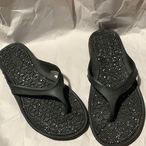 black flip flops